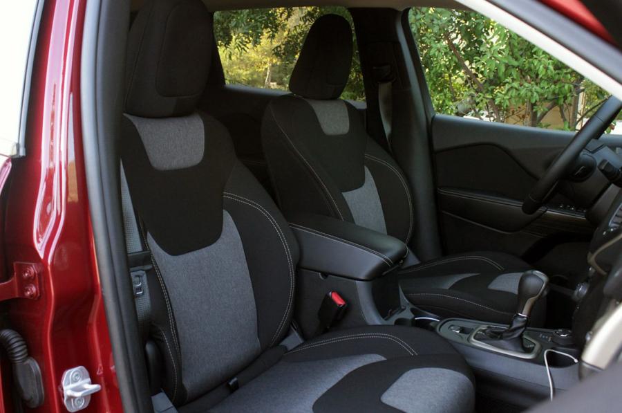  Jeep Cherokee 2014 года  (фото 58 из 88)